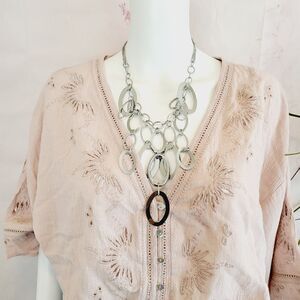 New Boutique beautiful Oval eye catching silver necklace with earrings